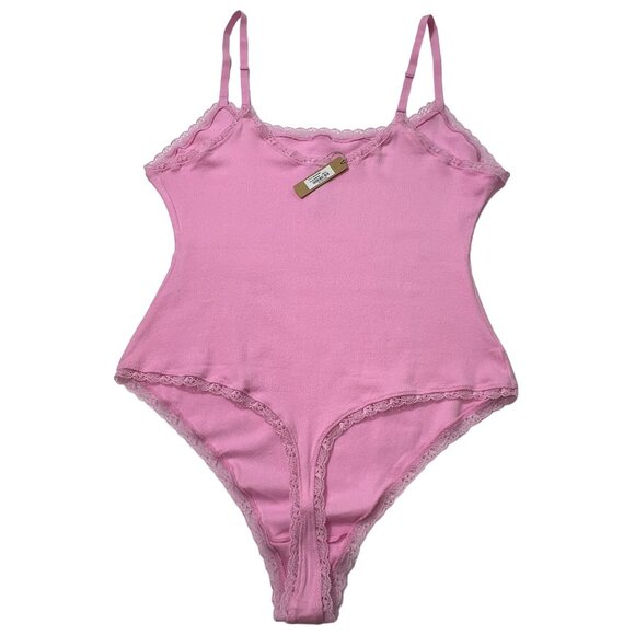 SKIMS Lace Pointelle Cami Bodysuit Bubble Gum 3X - Picture 3 of 12